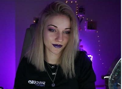 kruzadar real name|Kruzadar: Twitch Star, Real Name, Age, Boyfriend, Net Worth